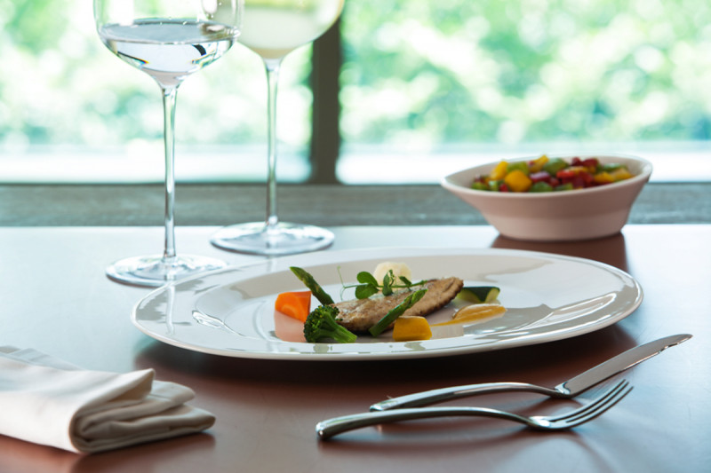Plat ovale ivoire porcelaine vitrifiée 36,2 cm Giro Rak