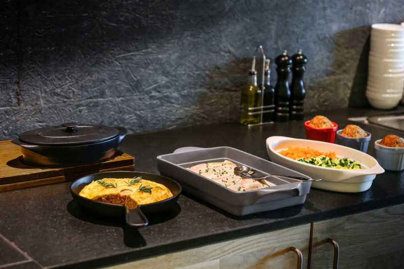 Terrine rectangulaire rouge porcelaine vitrifiée 24x10 cm Chefs Fusion Rak
